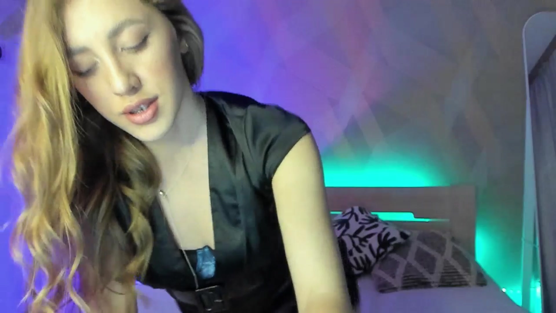 Gallery image thumbnail from LaAngel's myfreecams stream on, 04/21/2025, 17:03 image 18 of 20