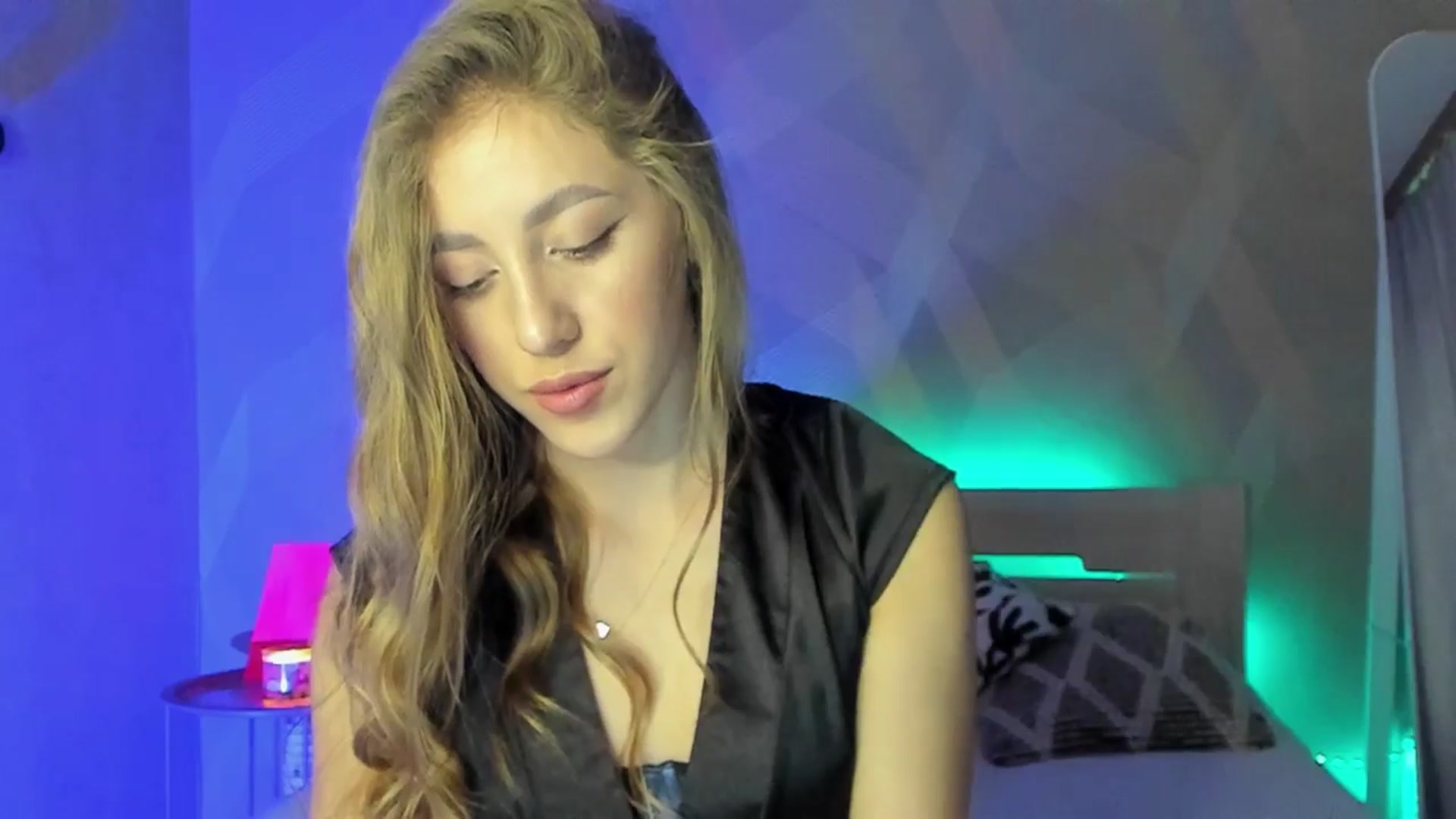 Gallery image thumbnail from LaAngel's myfreecams stream on, 04/21/2025, 17:03 image 10 of 20