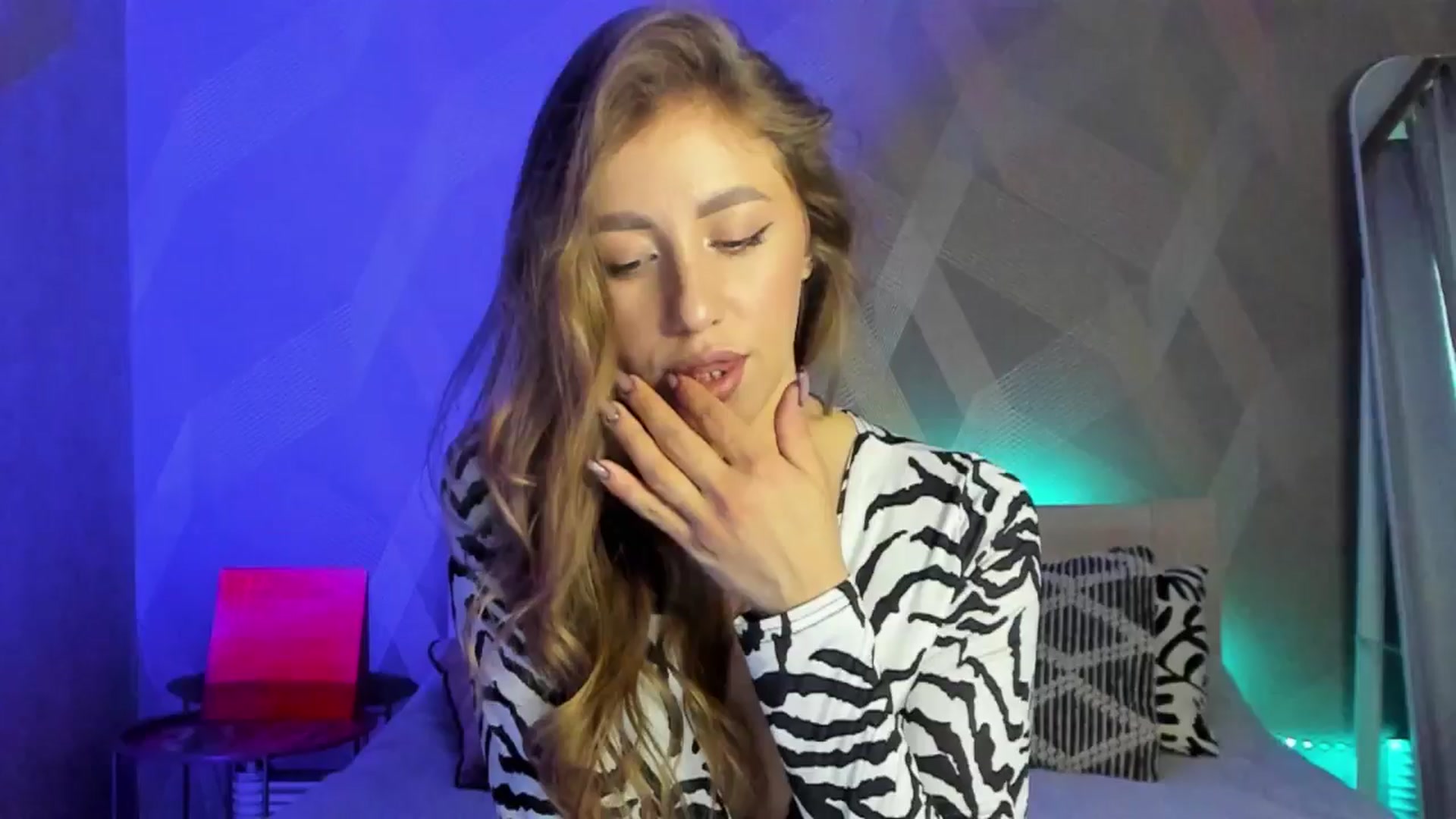 Gallery image thumbnail from LaAngel's myfreecams stream on, 05/07/2025, 15:09 image 11 of 20