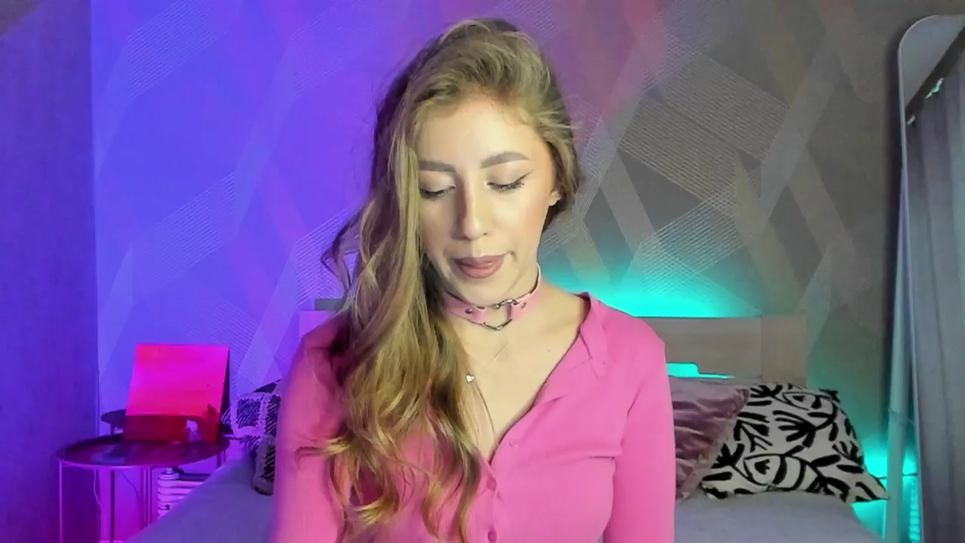 Gallery image thumbnail from LaAngel's myfreecams stream on, 05/12/2025, 12:08 image 3 of 20