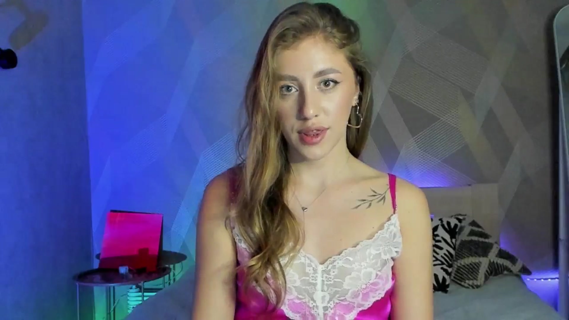 Gallery image thumbnail from LaAngel's myfreecams stream on, 05/21/2025, 15:09 image 17 of 20