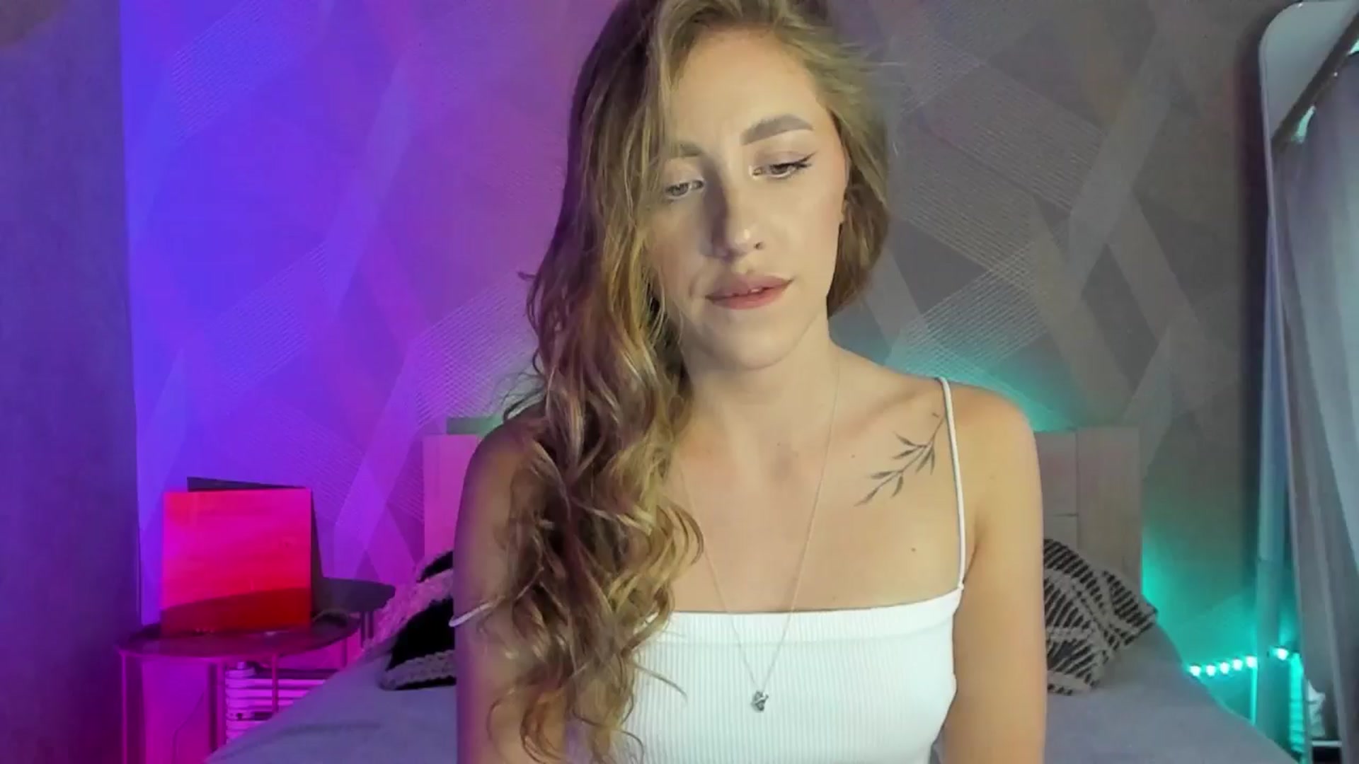 Gallery image thumbnail from LaAngel's myfreecams stream on, 06/09/2025, 12:38 image 4 of 20