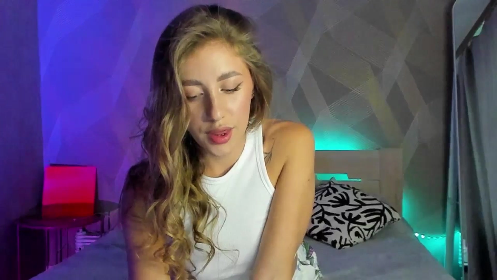 Gallery image thumbnail from LaAngel's myfreecams stream on, 06/16/2025, 15:20 image 20 of 20