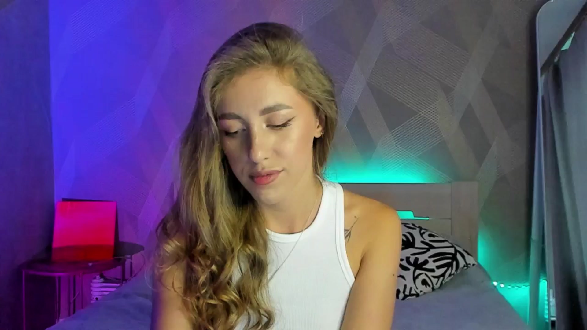 Gallery image thumbnail from LaAngel's myfreecams stream on, 06/16/2025, 15:20 image 9 of 20