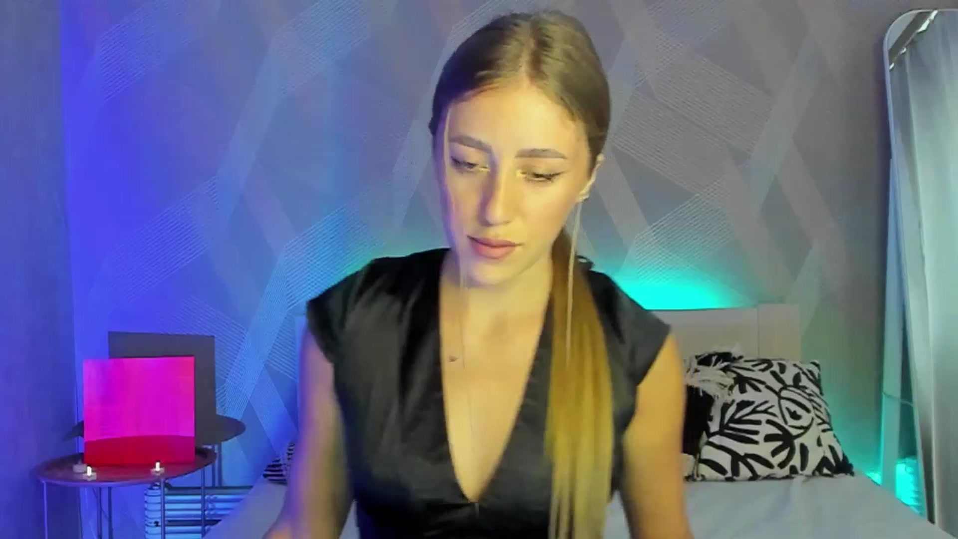 Gallery image thumbnail from LaAngel's myfreecams stream on, 07/20/2025, 12:44 image 3 of 20