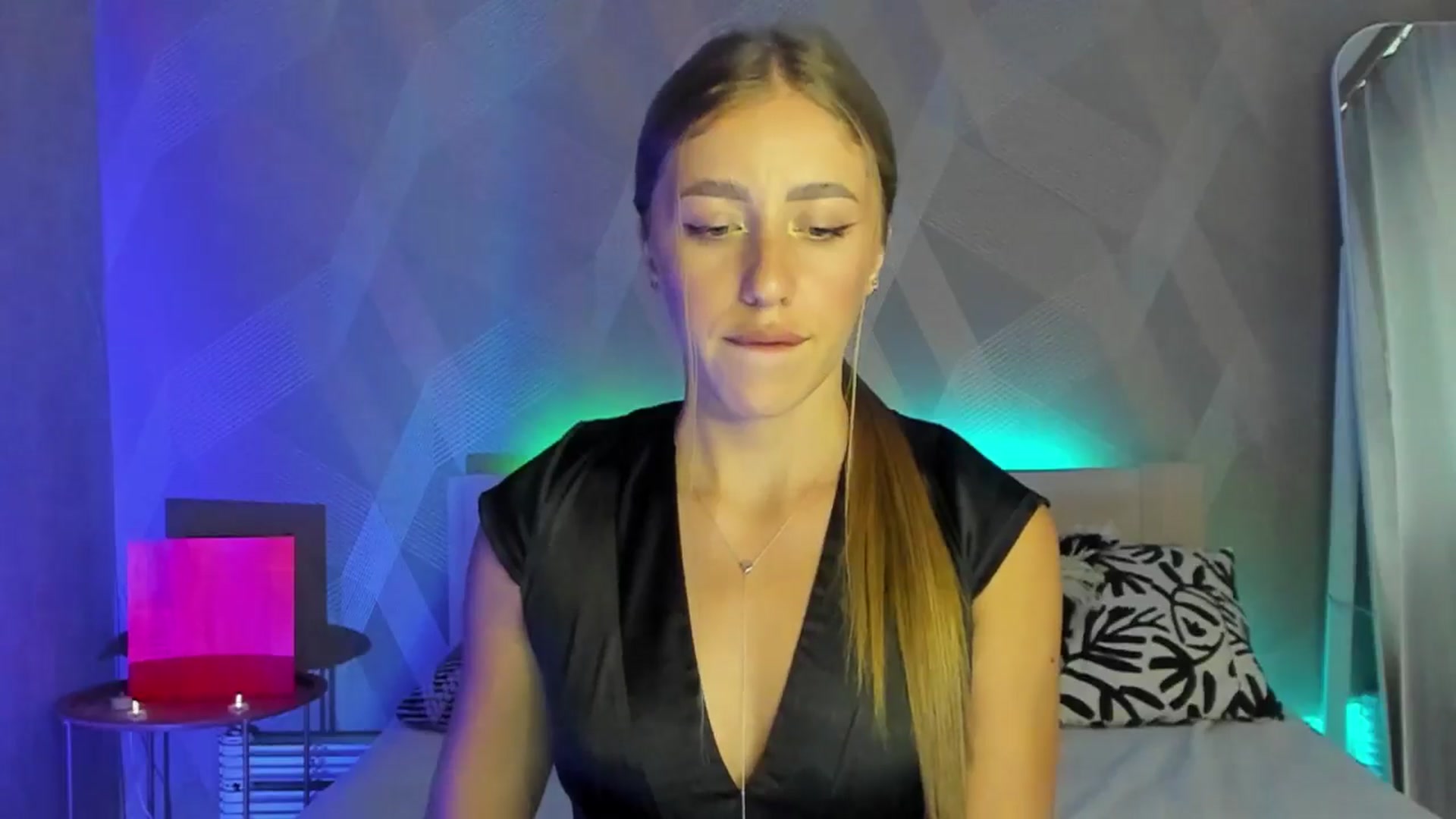 Gallery image thumbnail from LaAngel's myfreecams stream on, 07/20/2025, 13:51 image 7 of 20