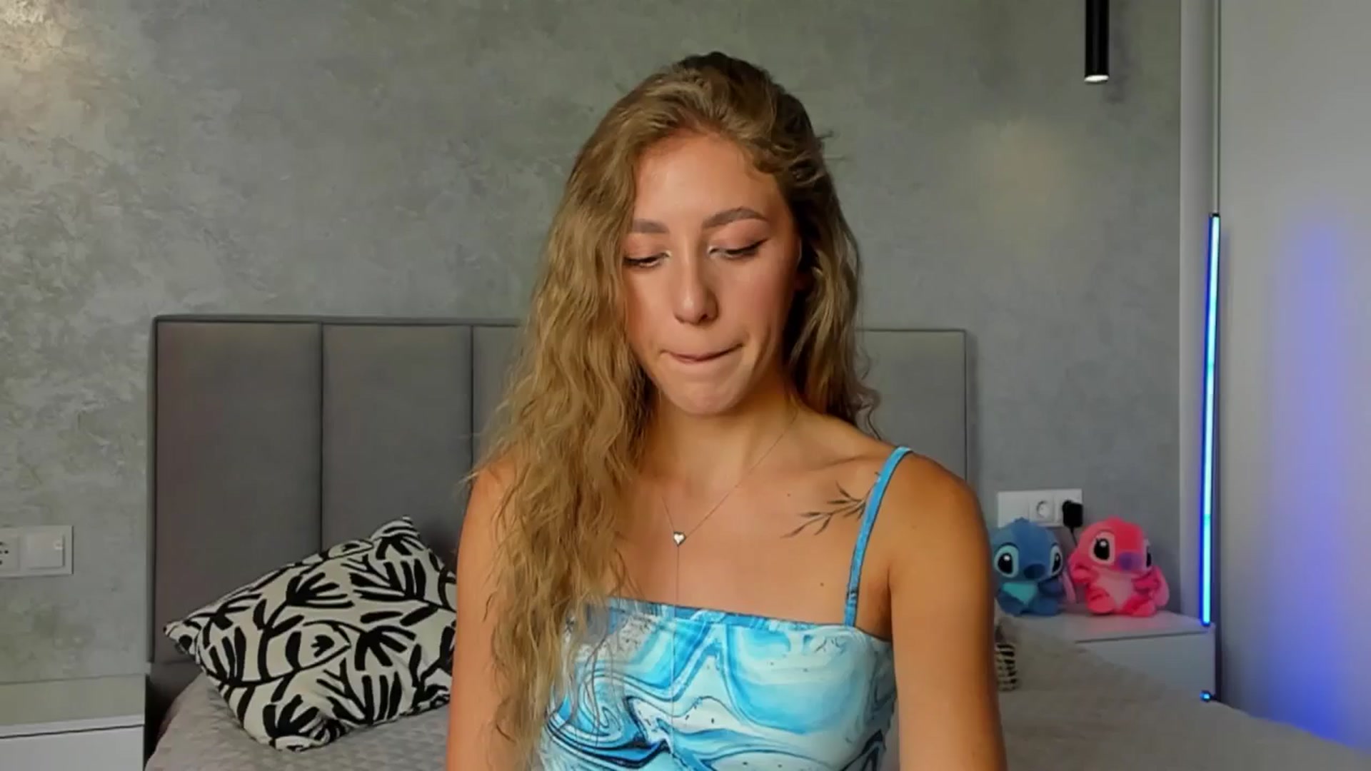 Gallery image thumbnail from LaAngel's myfreecams stream on, 08/03/2025, 12:09 image 6 of 20