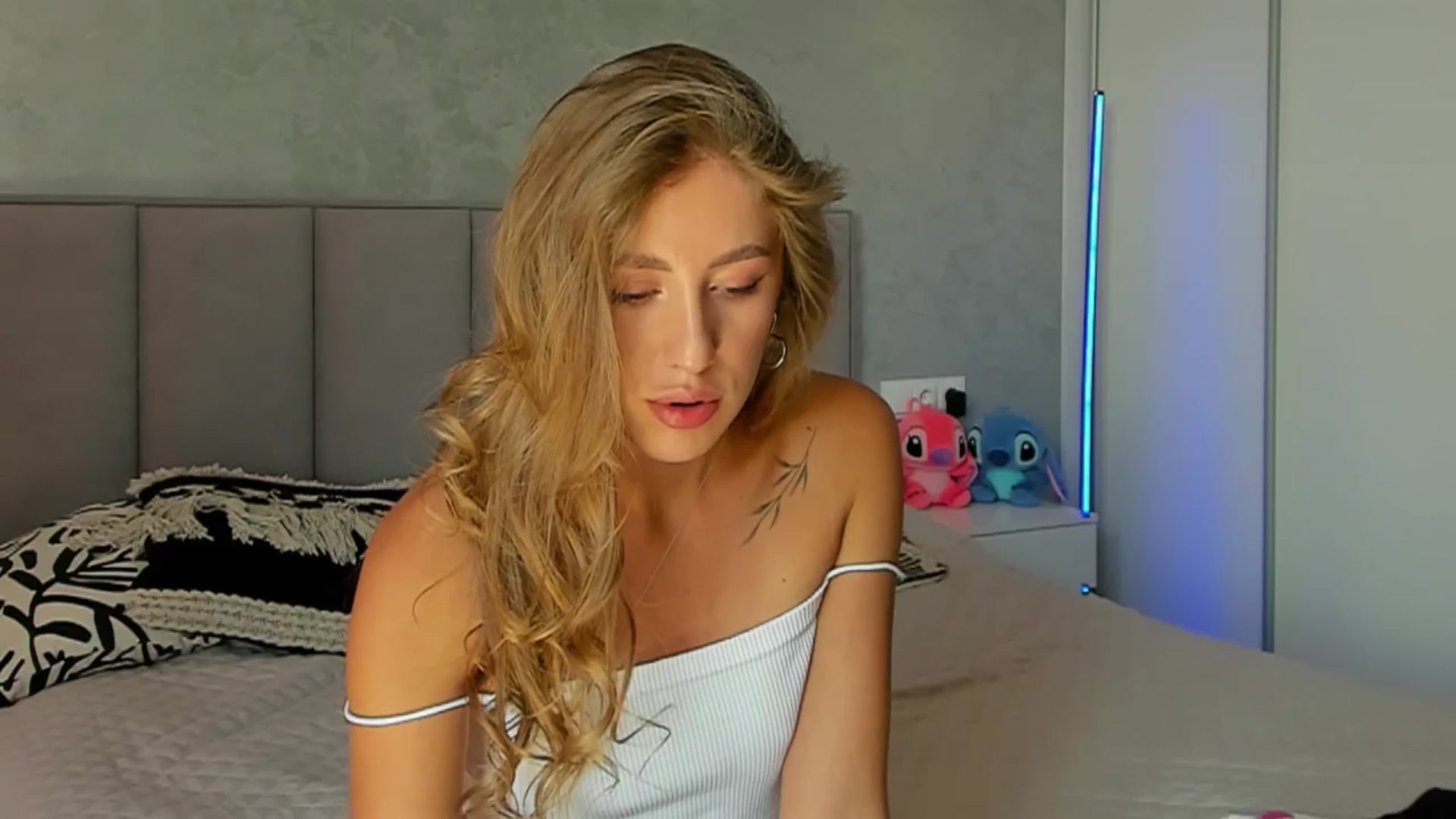 Gallery image thumbnail from LaAngel's myfreecams stream on, 08/06/2025, 13:17 image 4 of 20