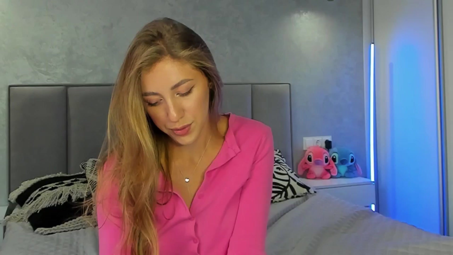 Gallery image thumbnail from LaAngel's myfreecams stream on, 08/07/2025, 17:20 image 17 of 20