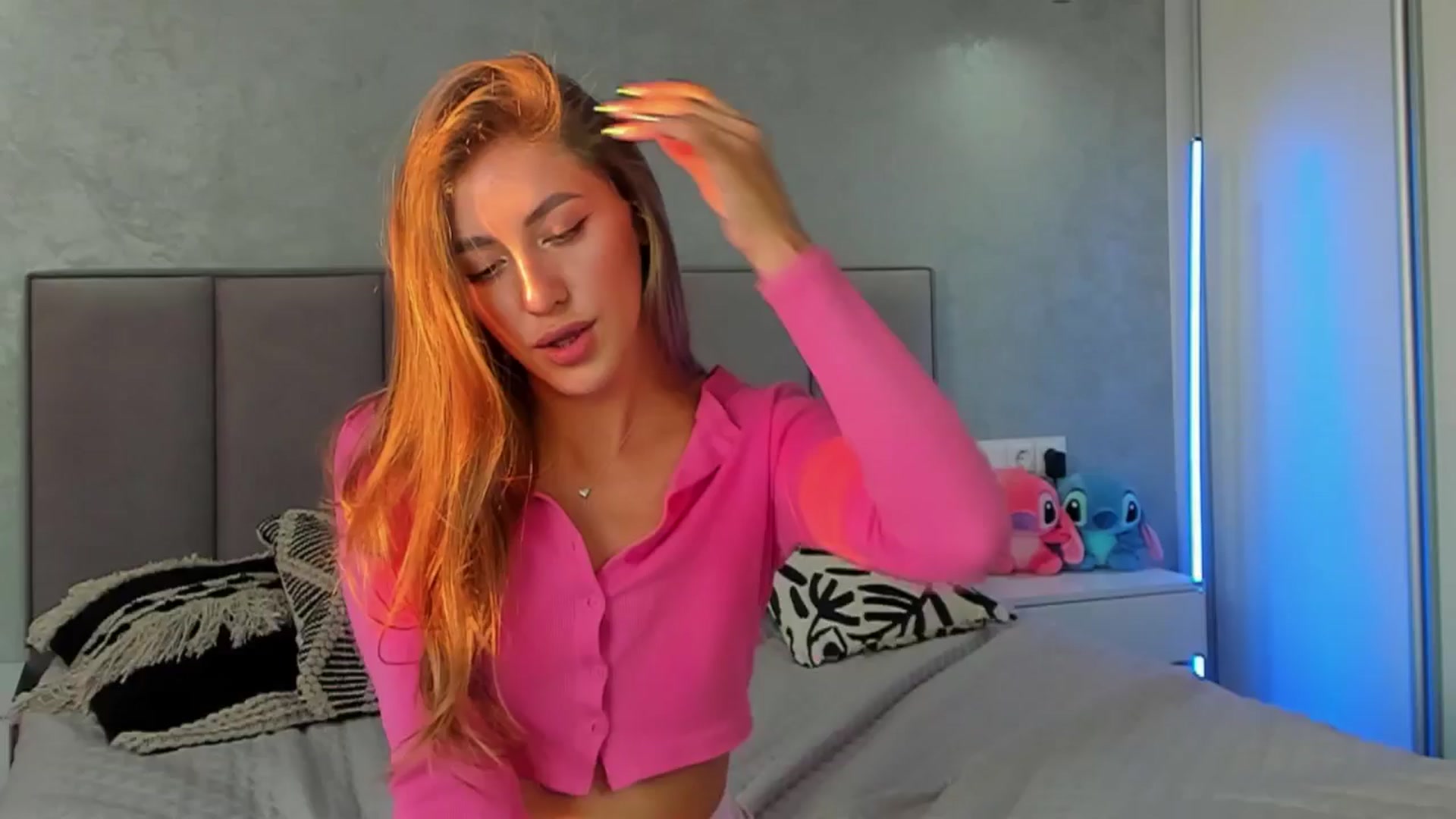 Gallery image thumbnail from LaAngel's myfreecams stream on, 08/07/2025, 17:20 image 9 of 20