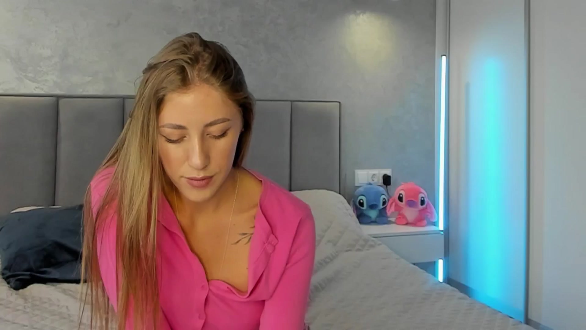Gallery image thumbnail from LaAngel's myfreecams stream on, 10/02/2025, 14:00 image 17 of 20