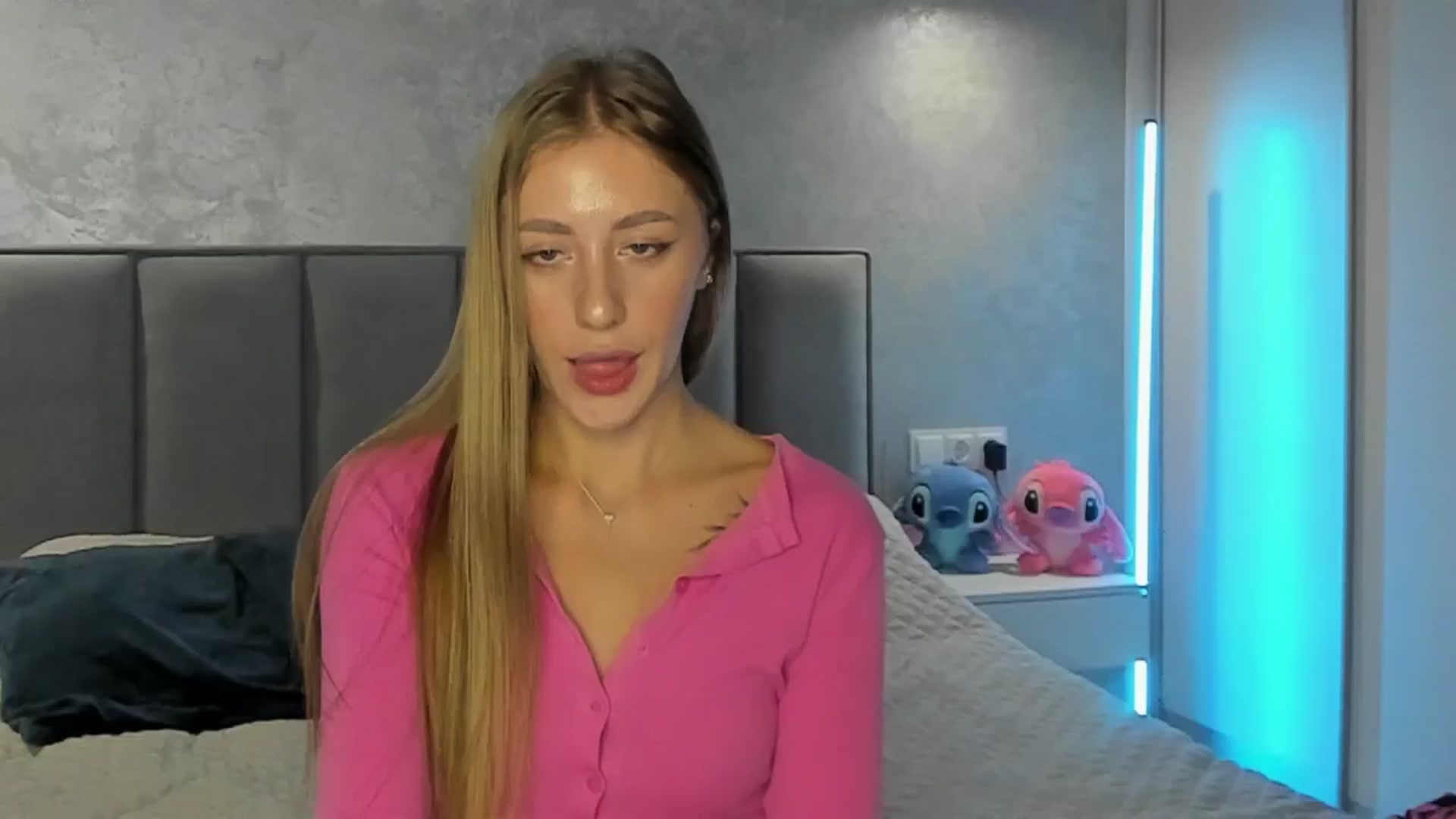 Gallery image thumbnail from LaAngel's myfreecams stream on, 10/02/2025, 16:00 image 9 of 20