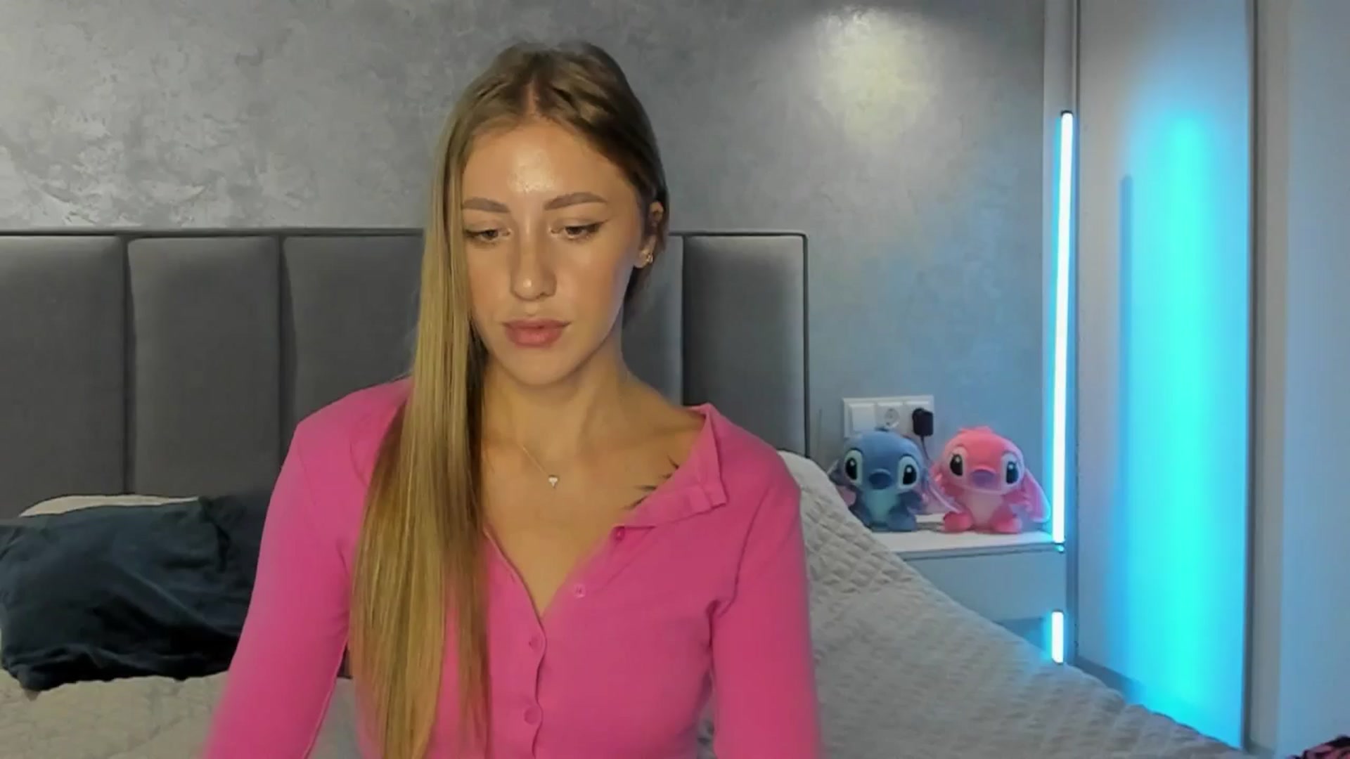 Gallery image thumbnail from LaAngel's myfreecams stream on, 10/02/2025, 16:00 image 7 of 20