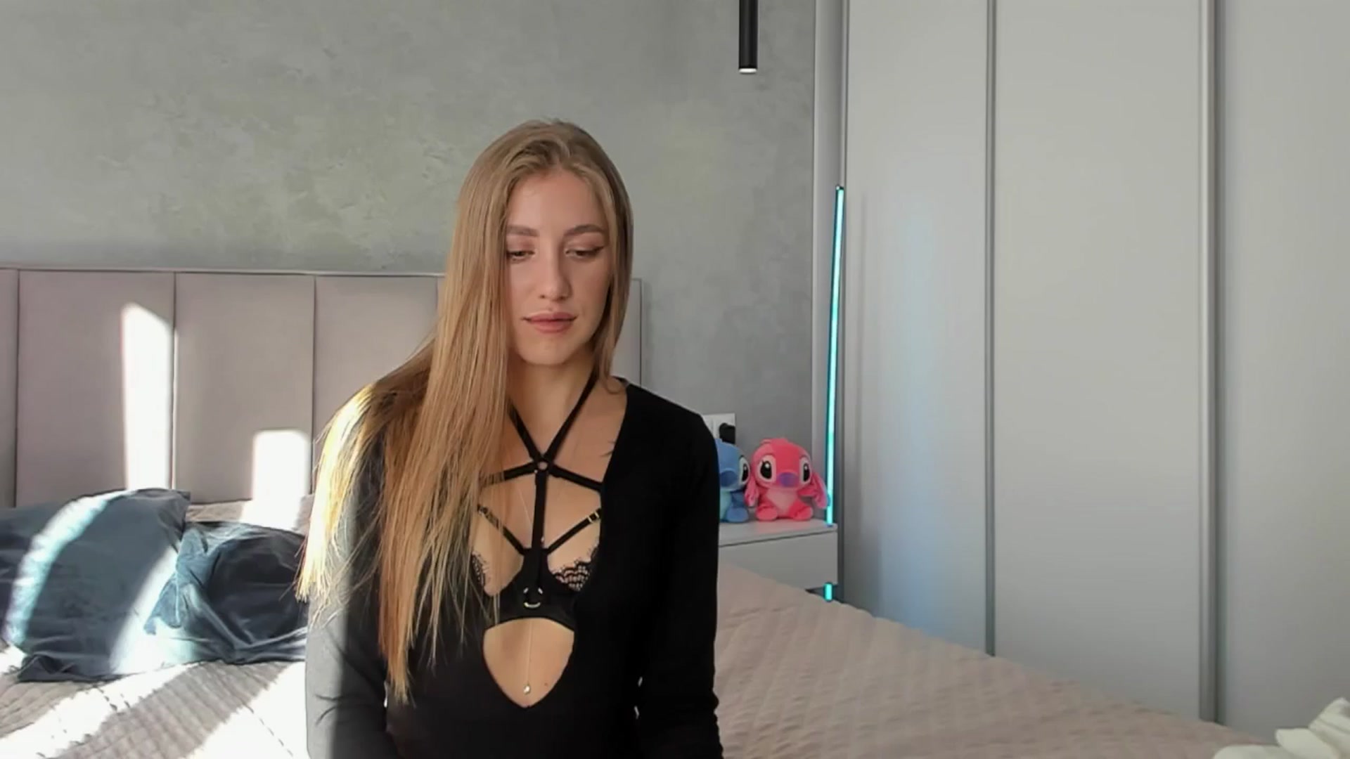 Gallery image thumbnail from LaAngel's myfreecams stream on, 10/12/2025, 13:59 image 2 of 20