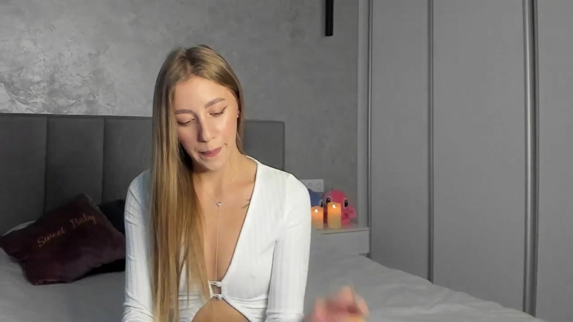 Gallery image thumbnail from LaAngel's myfreecams stream on, 10/22/2025, 15:00 image 8 of 20