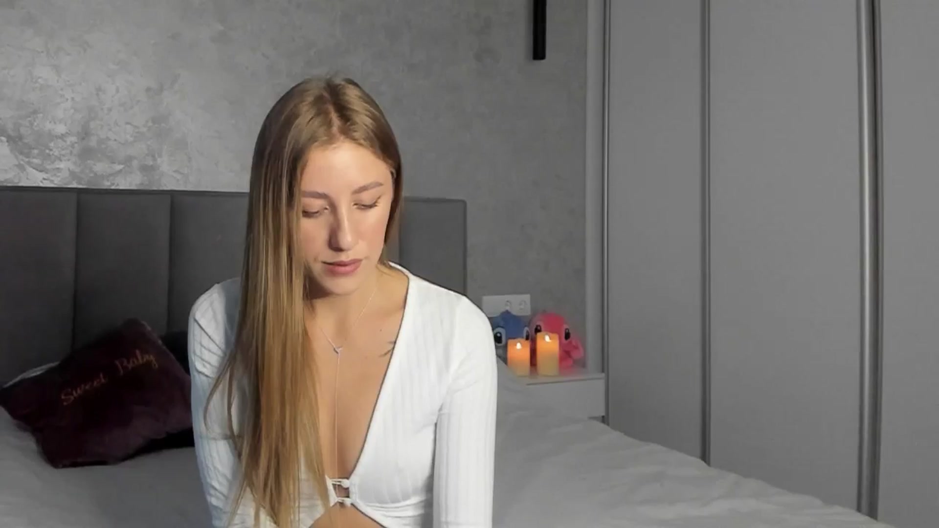 Gallery image thumbnail from LaAngel's myfreecams stream on, 10/22/2025, 15:00 image 10 of 20
