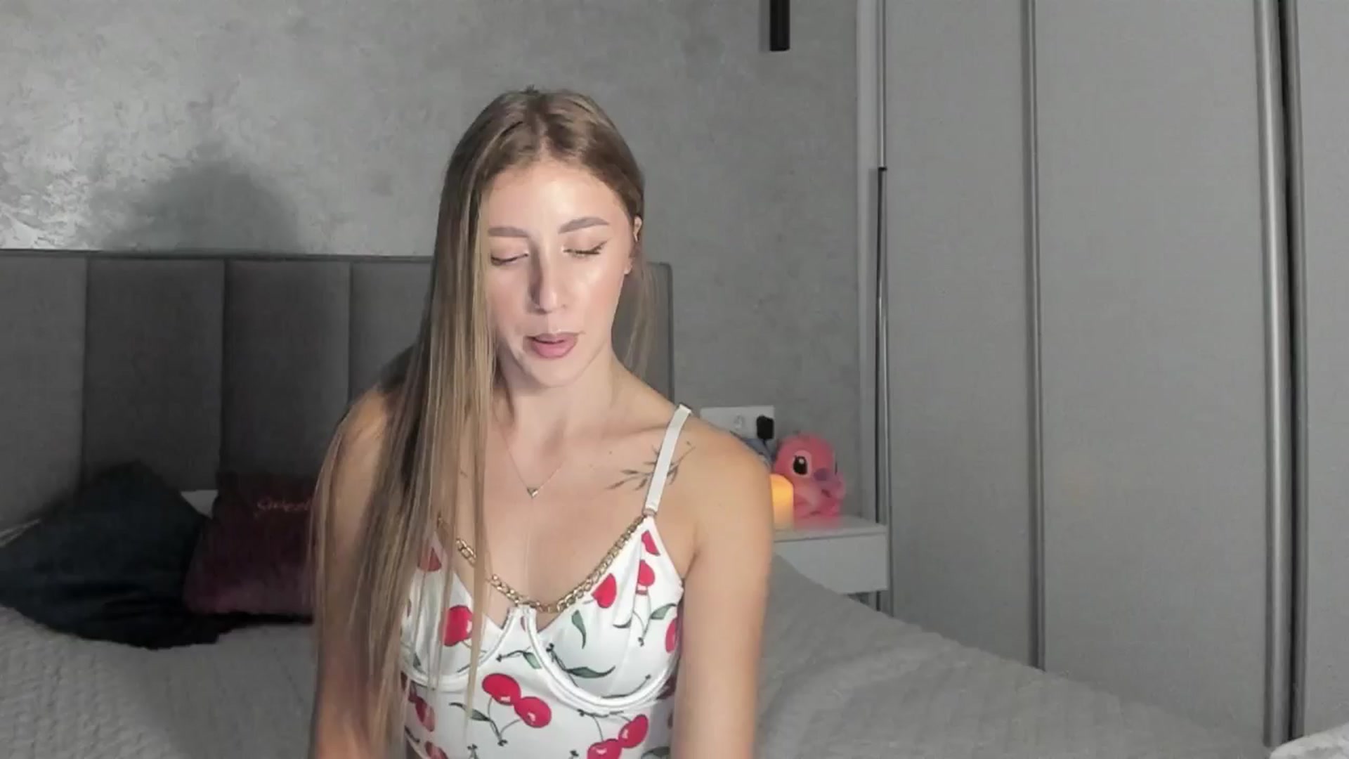 Gallery image thumbnail from LaAngel's myfreecams stream on, 11/05/2025, 16:04 image 11 of 20