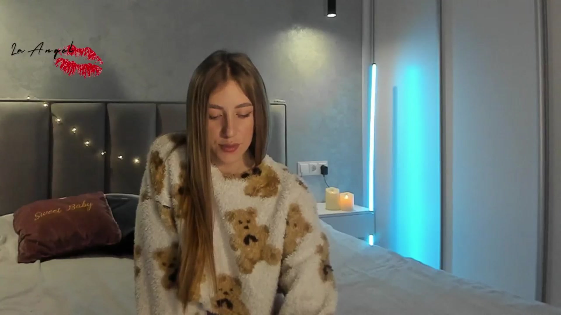 Gallery image thumbnail from LaAngel's myfreecams stream on, 12/01/2025, 15:17 image 15 of 20