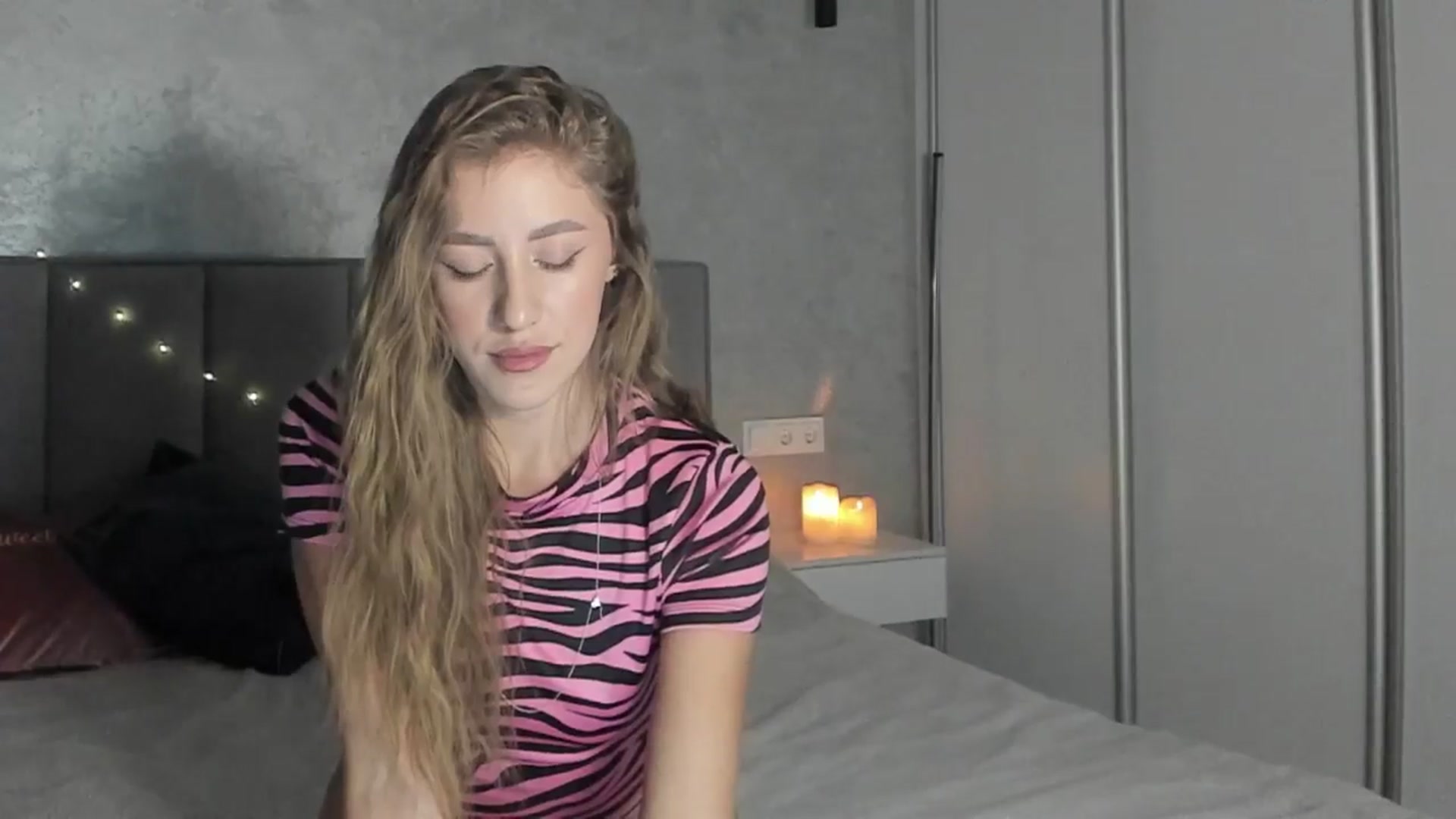 Gallery image thumbnail from LaAngel's myfreecams stream on, 12/07/2025, 15:25 image 16 of 20