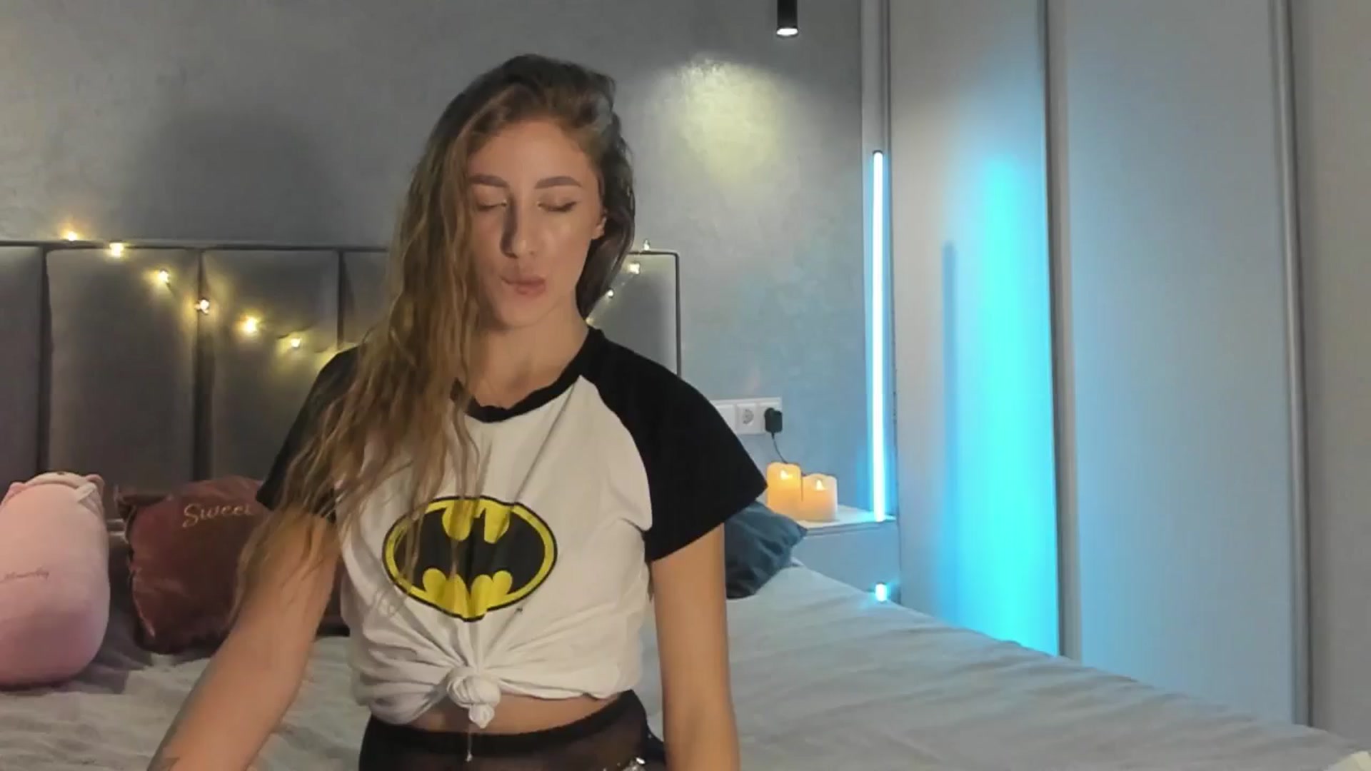 Gallery image thumbnail from LaAngel's myfreecams stream on, 12/11/2025, 17:44 image 12 of 20