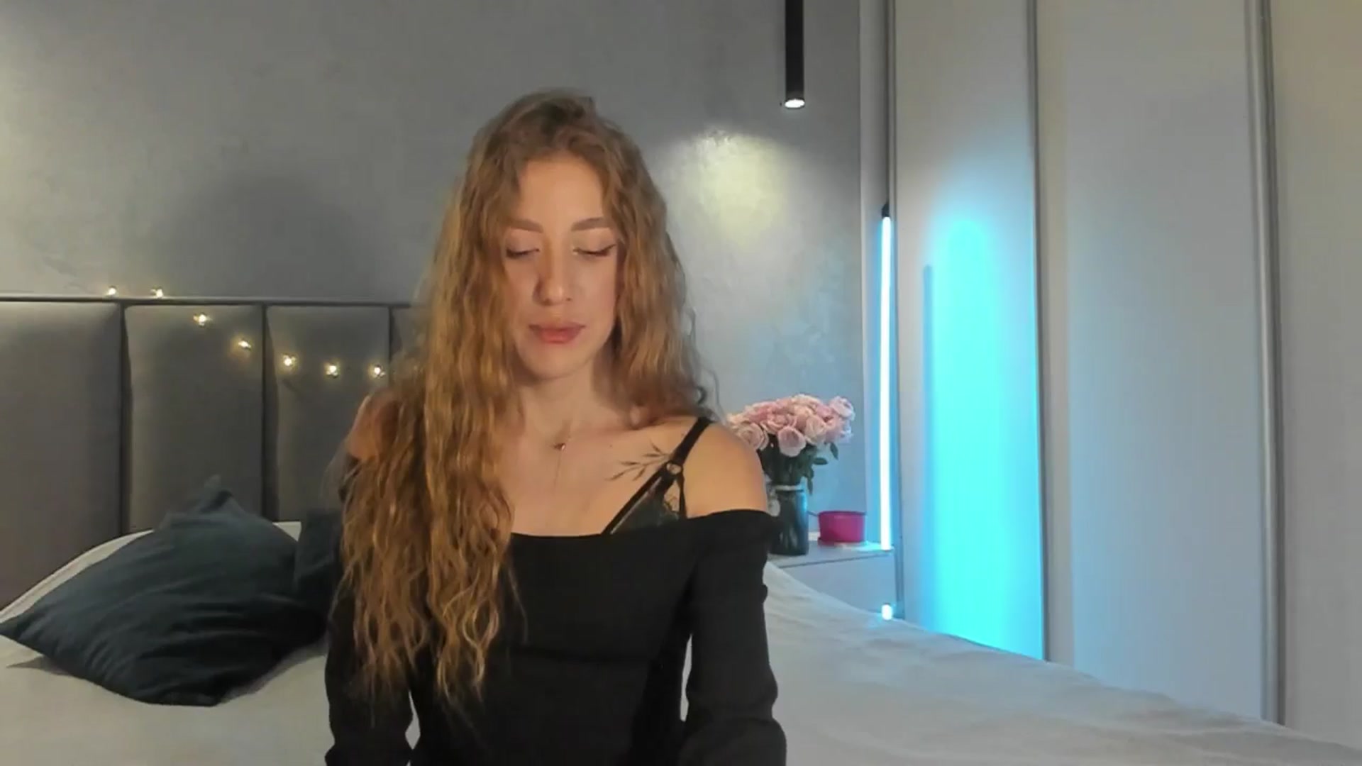 Gallery image thumbnail from LaAngel's myfreecams stream on, 01/08/2026, 14:34 image 7 of 20