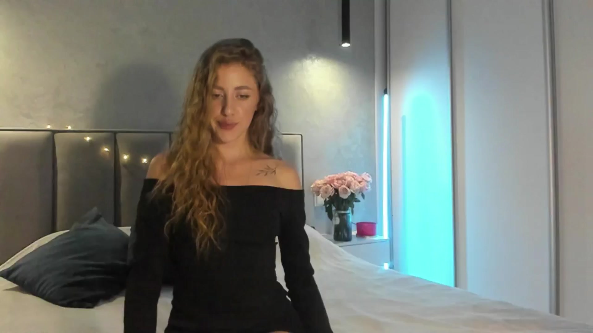 Gallery image thumbnail from LaAngel's myfreecams stream on, 01/08/2026, 17:23 image 11 of 20