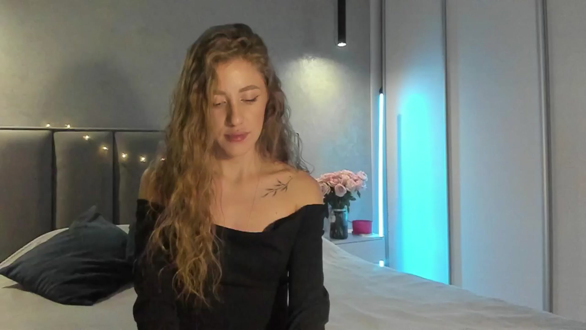 Gallery image thumbnail from LaAngel's myfreecams stream on, 01/08/2026, 17:23 image 12 of 20