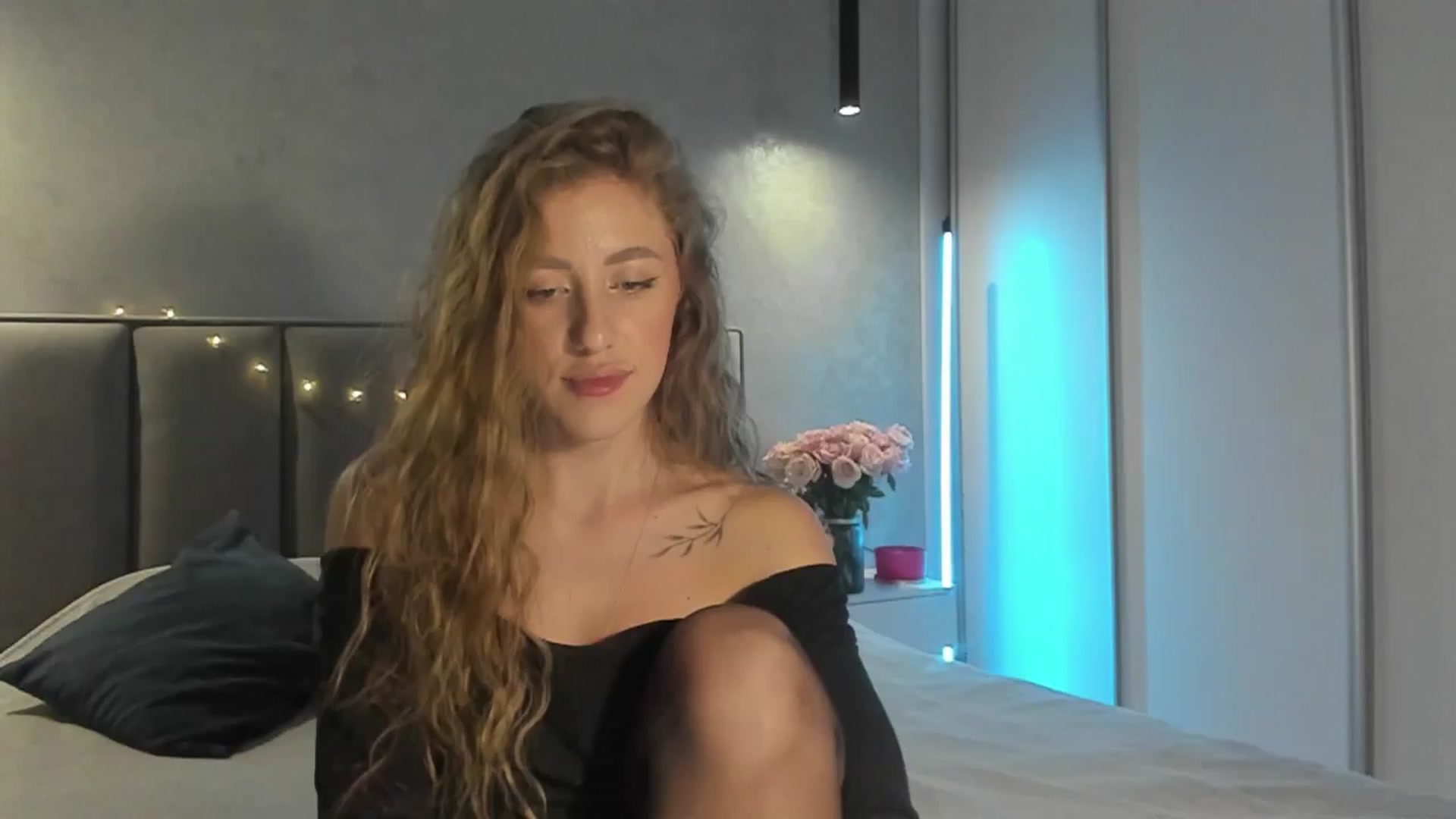 Gallery image thumbnail from LaAngel's myfreecams stream on, 01/08/2026, 17:23 image 15 of 20