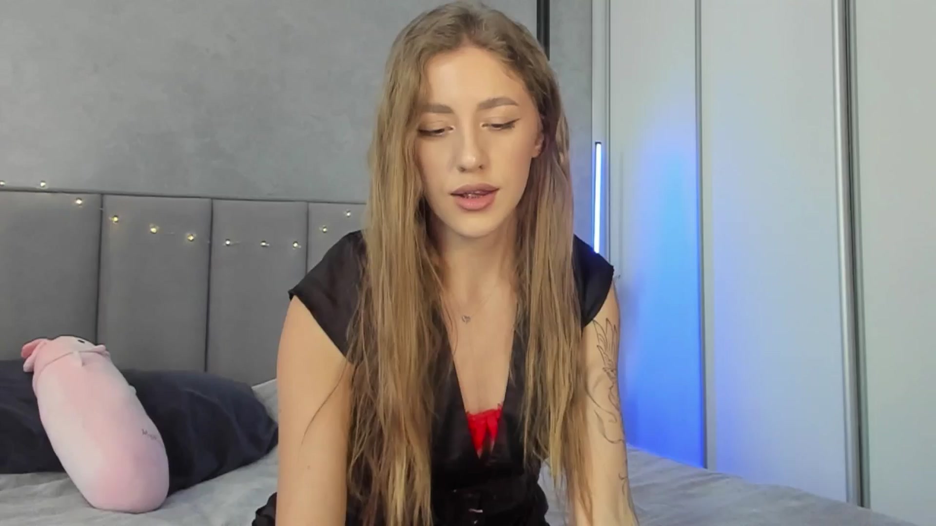 Gallery image thumbnail from LaAngel's myfreecams stream on, 02/16/2026, 13:53 image 7 of 20