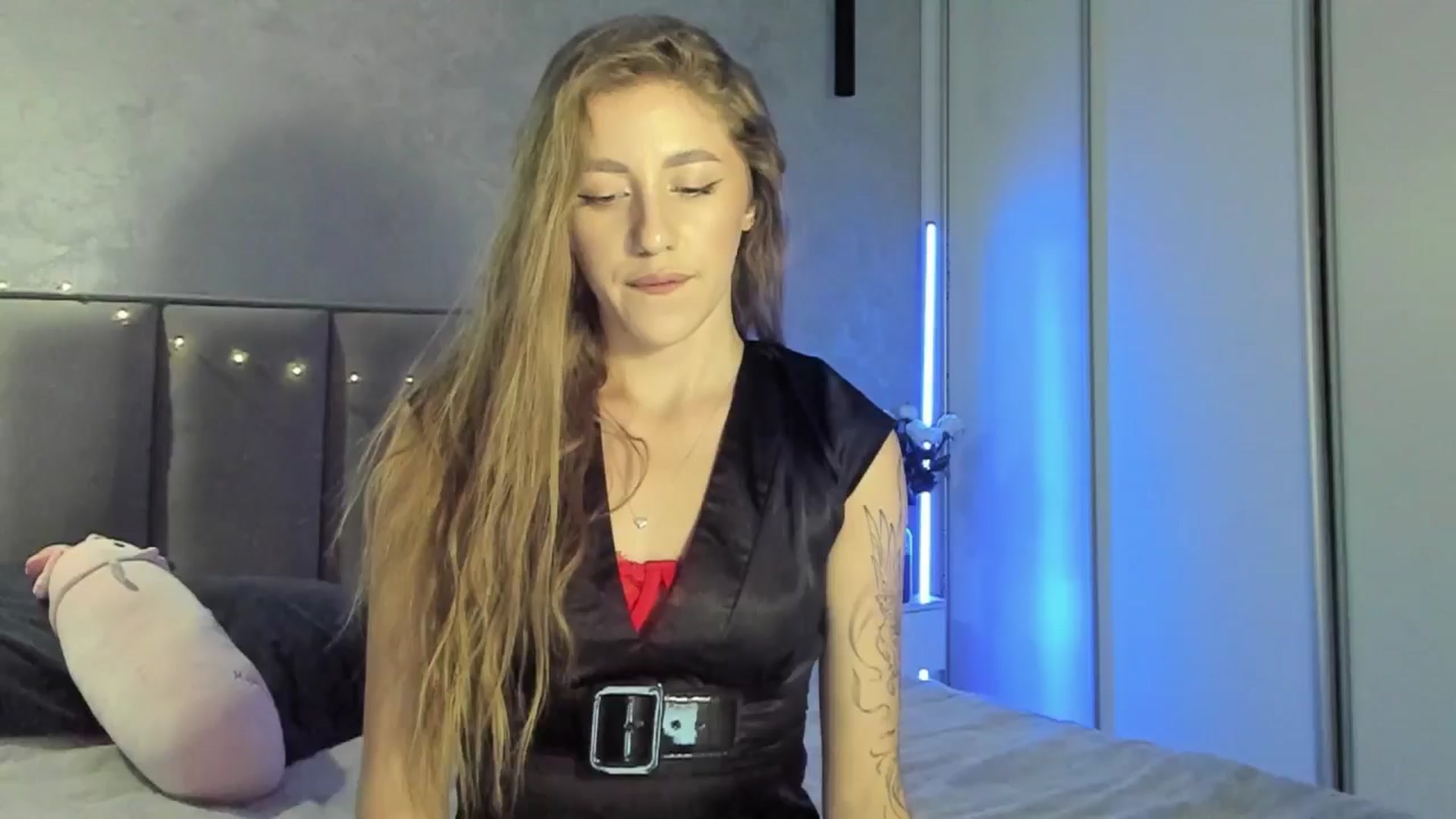 Gallery image thumbnail from LaAngel's myfreecams stream on, 02/16/2026, 15:32 image 5 of 20