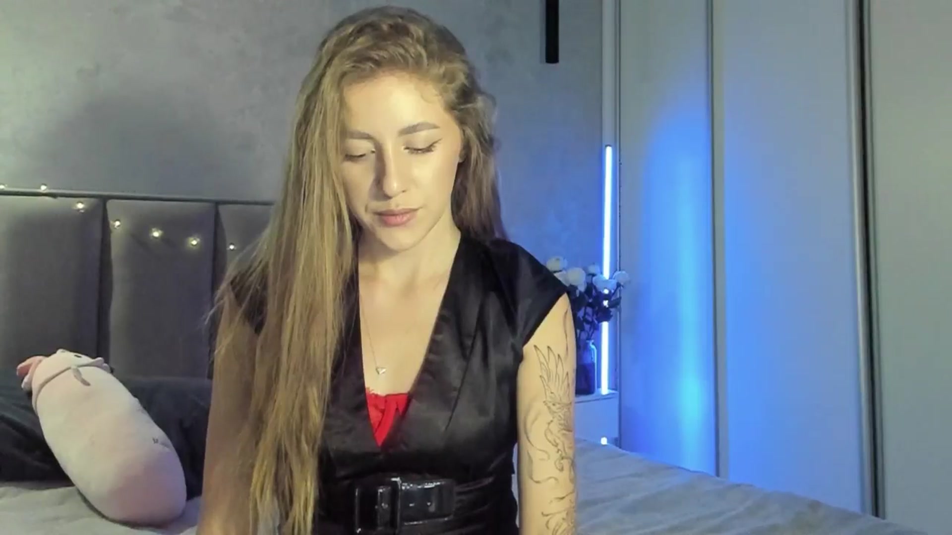 Gallery image thumbnail from LaAngel's myfreecams stream on, 02/16/2026, 15:32 image 17 of 20