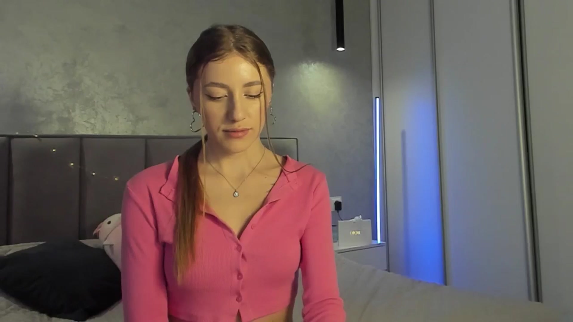 Gallery image thumbnail from LaAngel's myfreecams stream on, 02/26/2026, 15:28 image 17 of 20