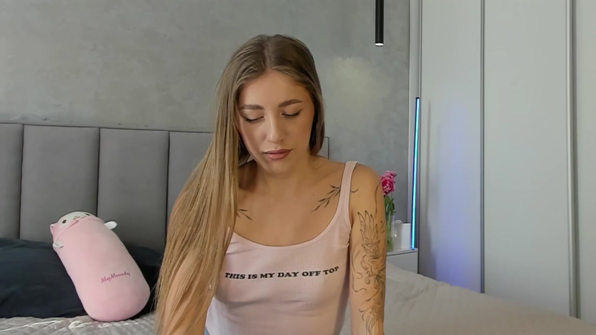 Gallery image thumbnail from LaAngel's myfreecams stream on, 03/12/2026, 12:51 image 3 of 20