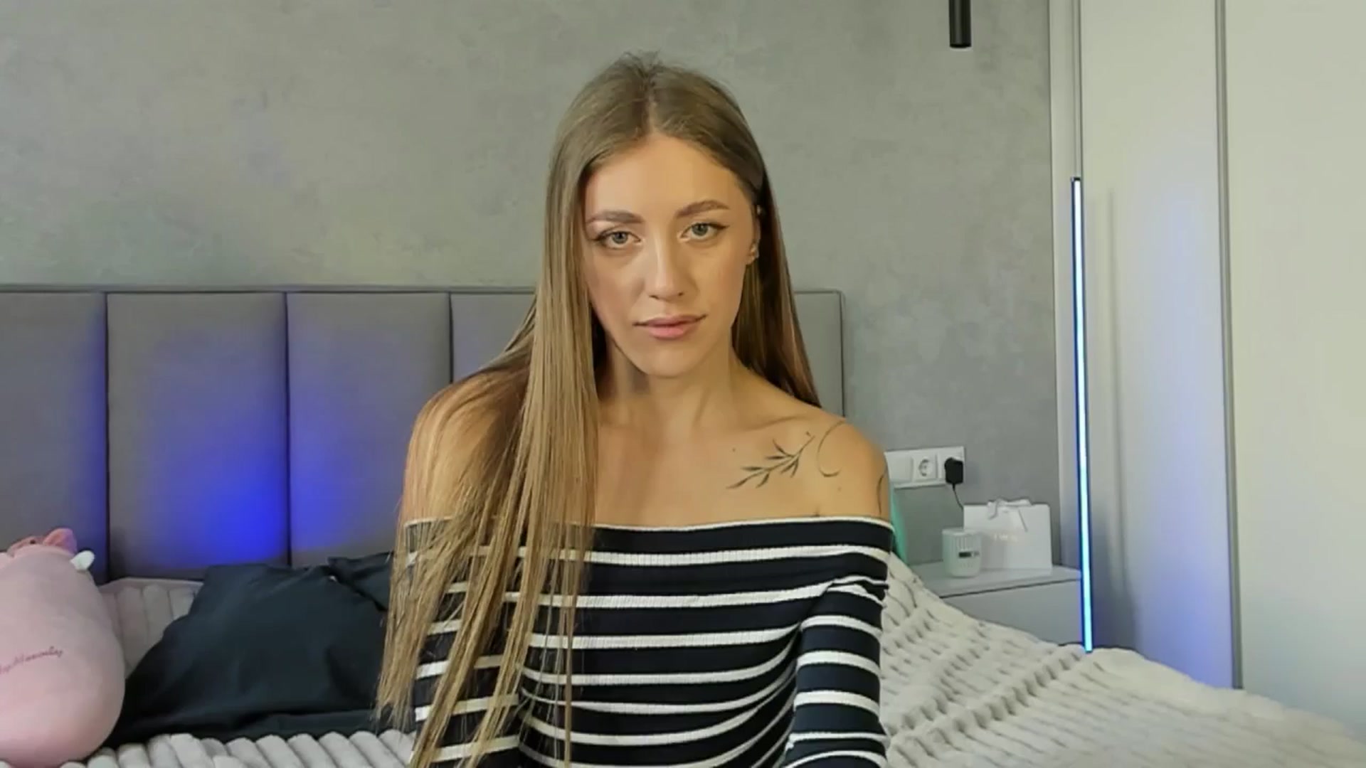 Gallery image thumbnail from LaAngel's myfreecams stream on, 04/13/2026, 15:42 image 8 of 20