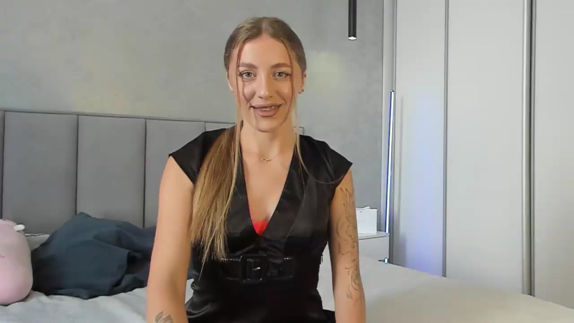 Gallery image thumbnail from LaAngel's myfreecams stream on, 06/14/2026, 12:04 image 1 of 20