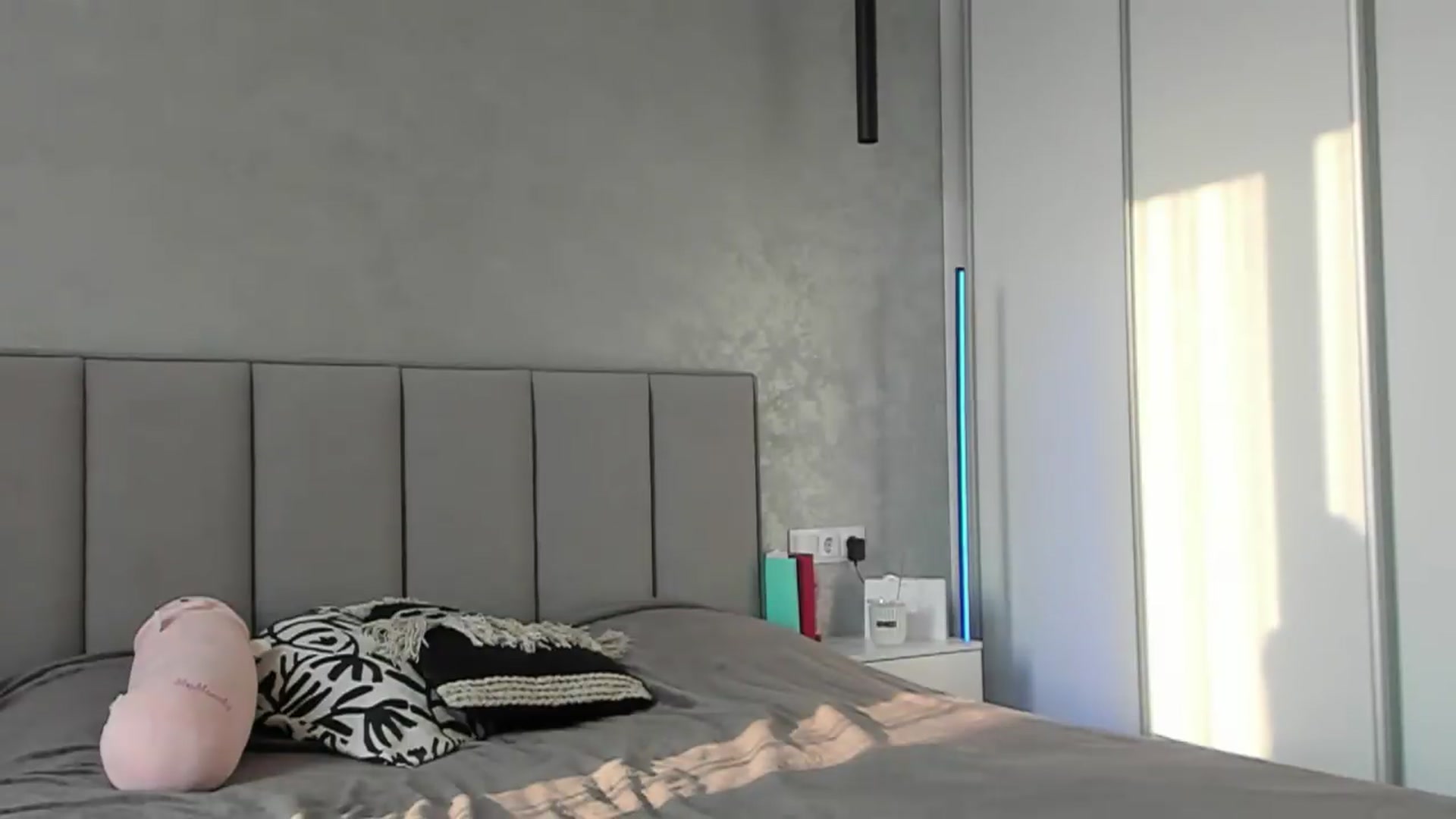Gallery image thumbnail from LaAngel's myfreecams stream on, 08/17/2026, 16:05 image 11 of 20