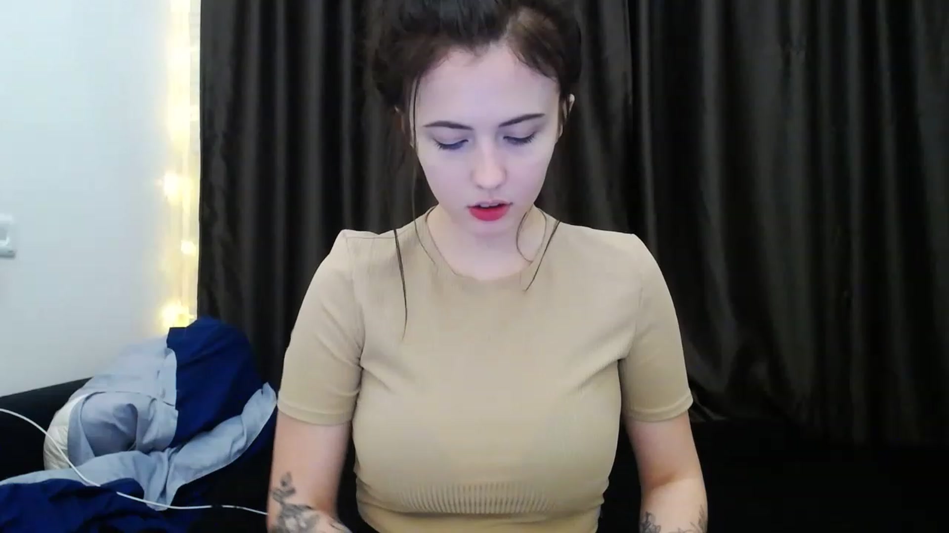 Gallery image thumbnail from LaCharmell's myfreecams stream on, 12/26/2022, 02:53 image 11 of 20