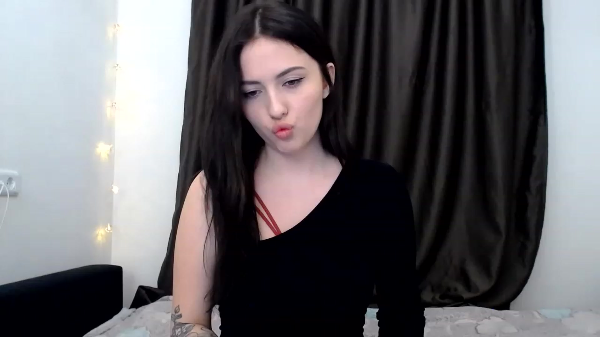 Gallery image thumbnail from LaCharmell's myfreecams stream on, 01/31/2023, 01:30 image 18 of 20