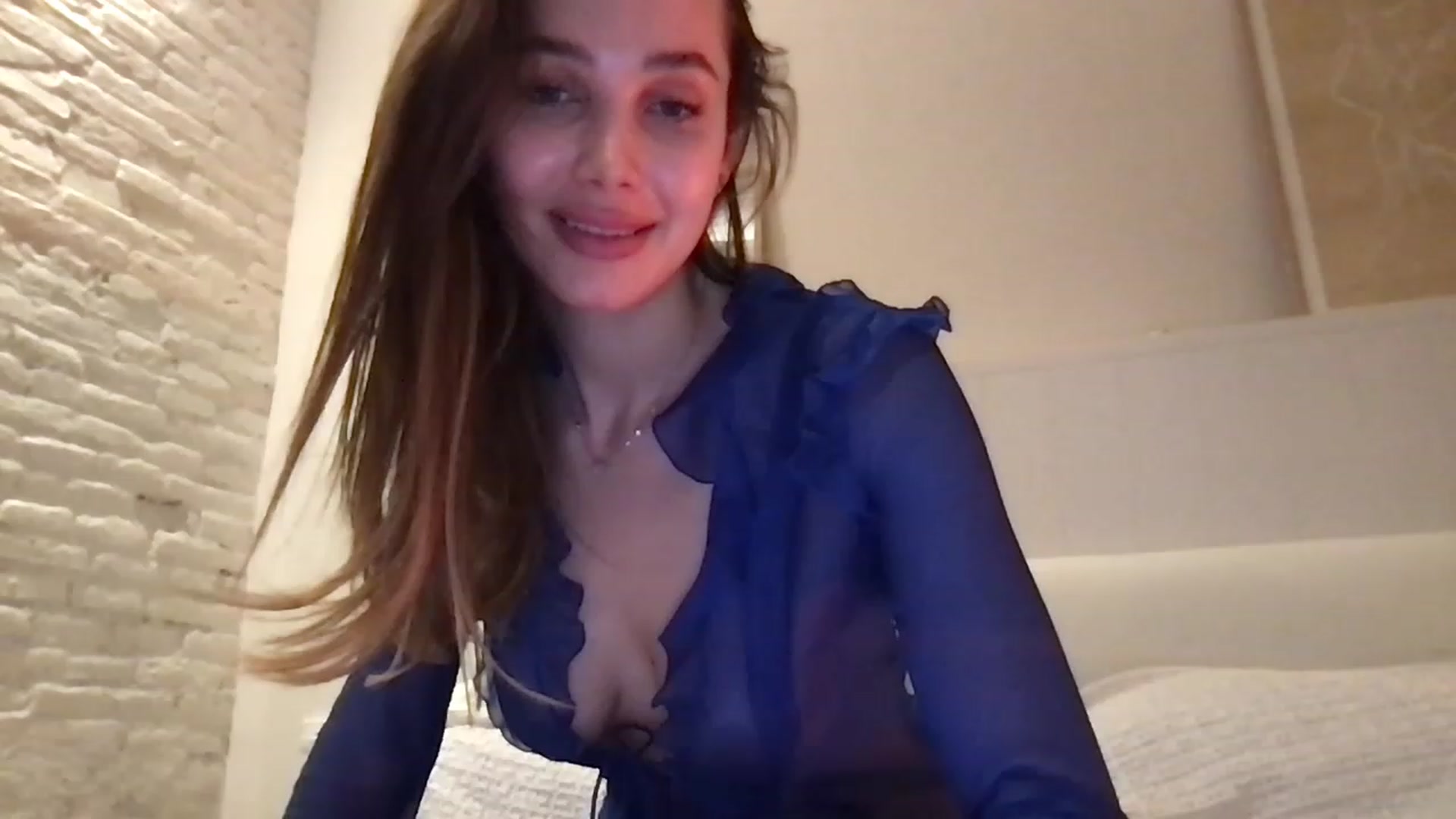 Gallery image thumbnail from LaLune's myfreecams stream on, 11/23/2022, 23:36 image 18 of 20