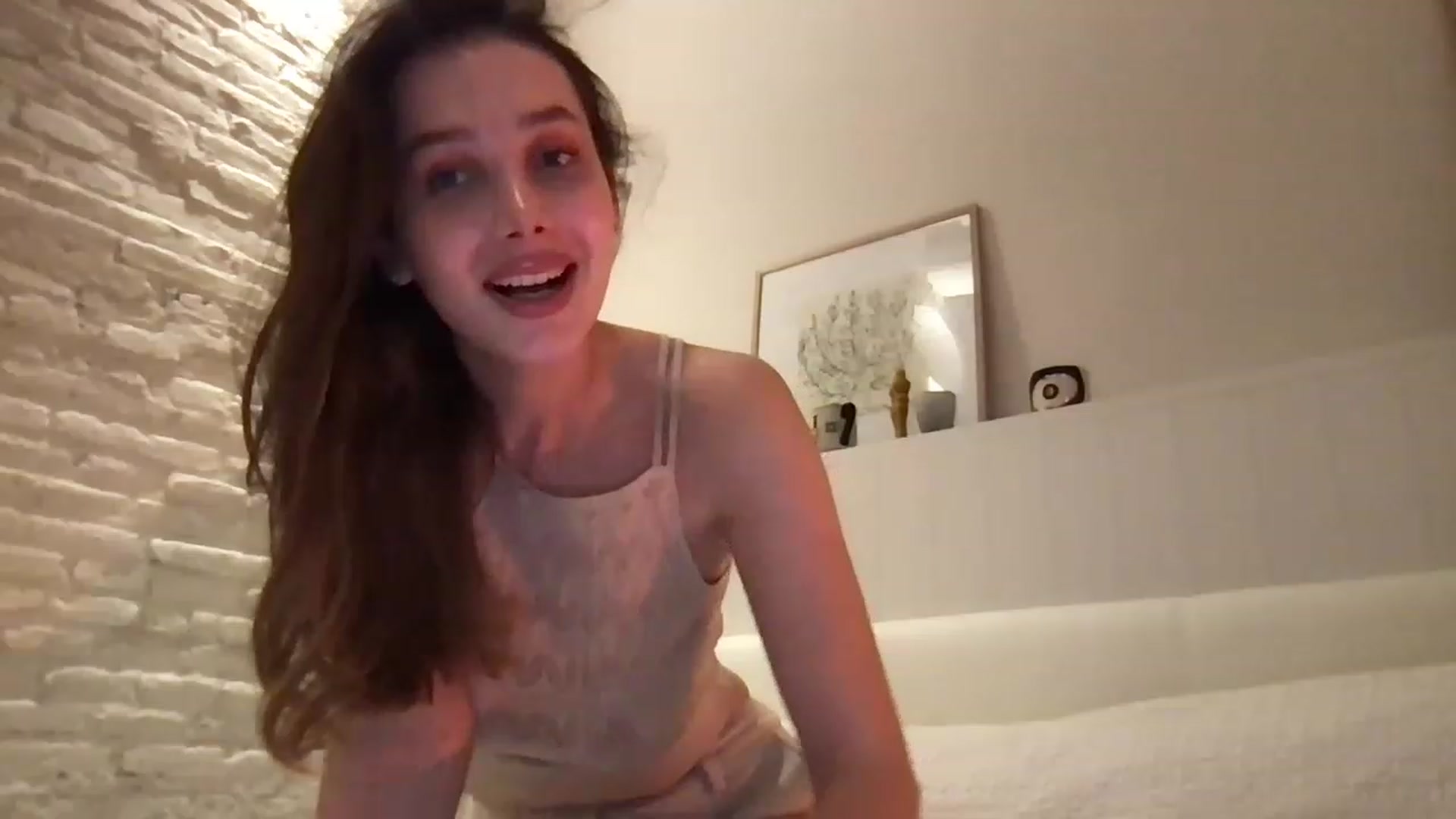 Gallery image thumbnail from LaLune's myfreecams stream on, 12/09/2022, 18:16 image 15 of 20