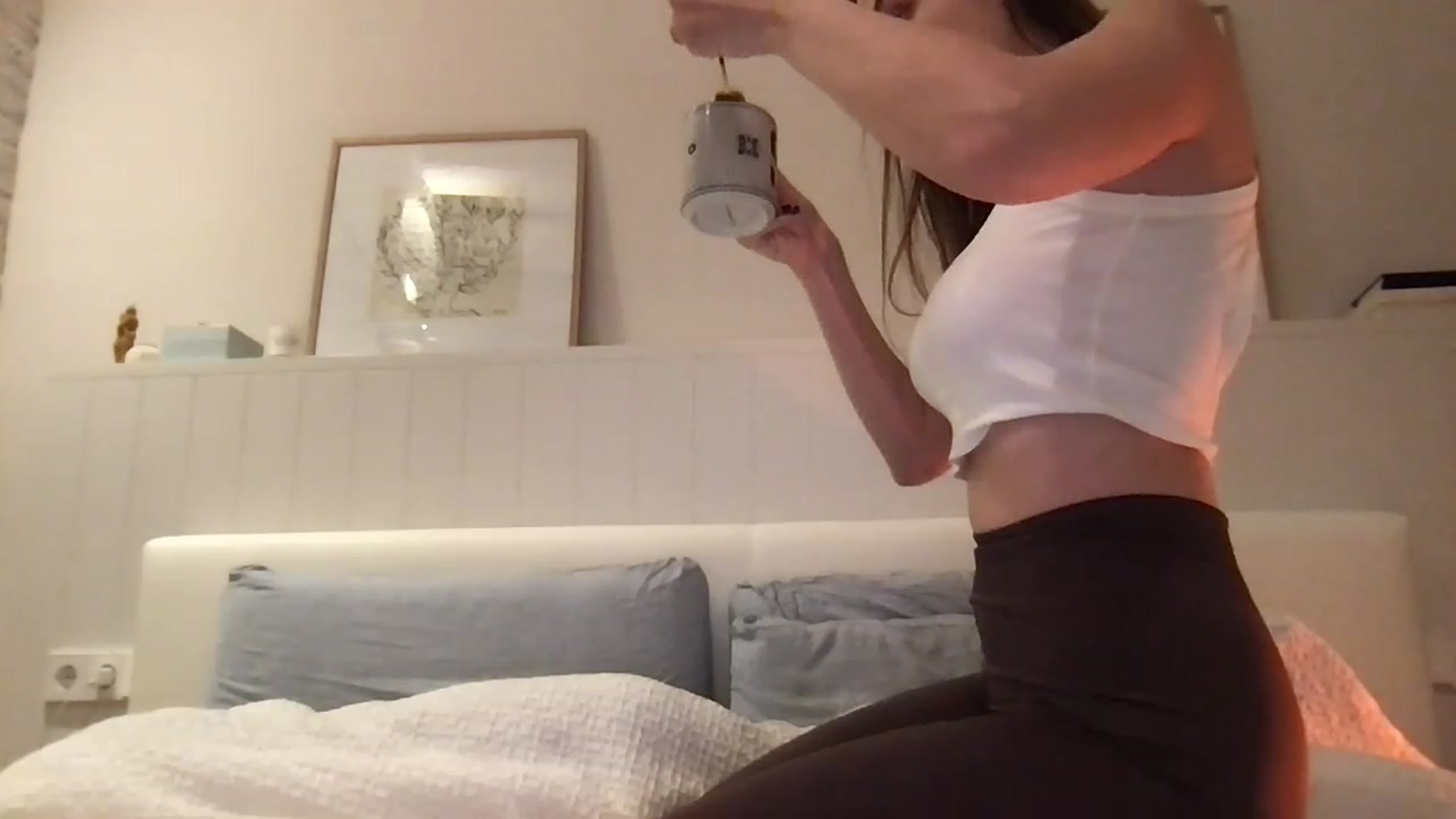 Gallery image thumbnail from LaLune's myfreecams stream on, 01/18/2023, 18:08 image 16 of 20