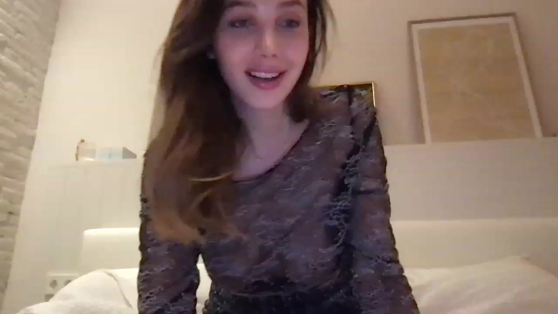 Gallery image thumbnail from LaLune's myfreecams stream on, 01/31/2023, 20:36 image 17 of 20