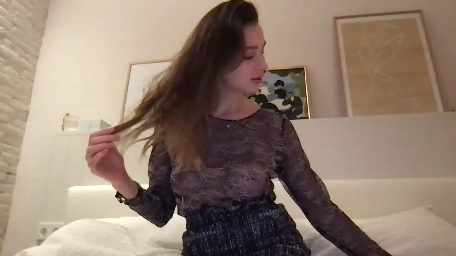 Gallery image thumbnail from LaLune's myfreecams stream on, 01/31/2023, 20:36 image 14 of 20