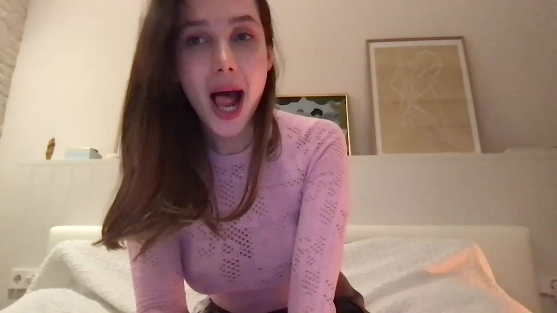 Gallery image thumbnail from LaLune's myfreecams stream on, 02/06/2023, 20:03 image 17 of 20