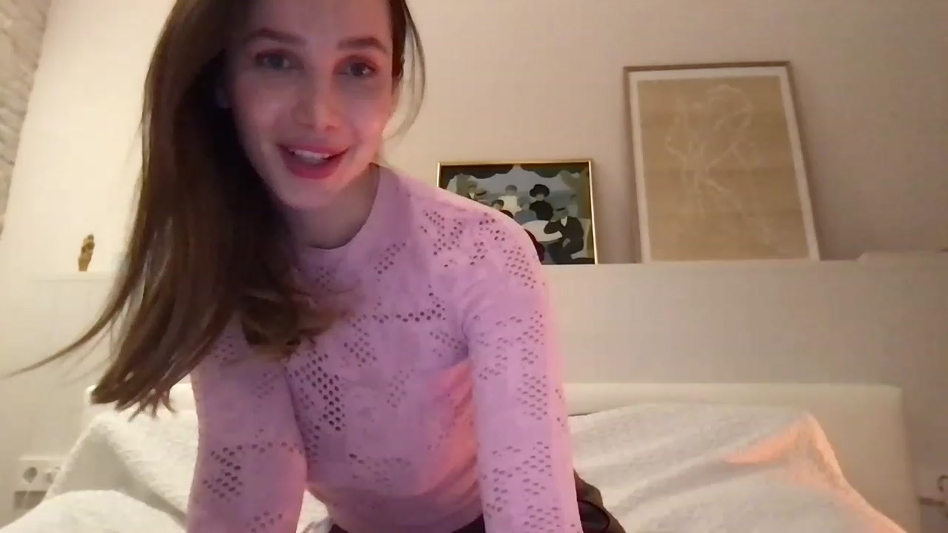 Gallery image thumbnail from LaLune's myfreecams stream on, 02/06/2023, 20:03 image 18 of 20