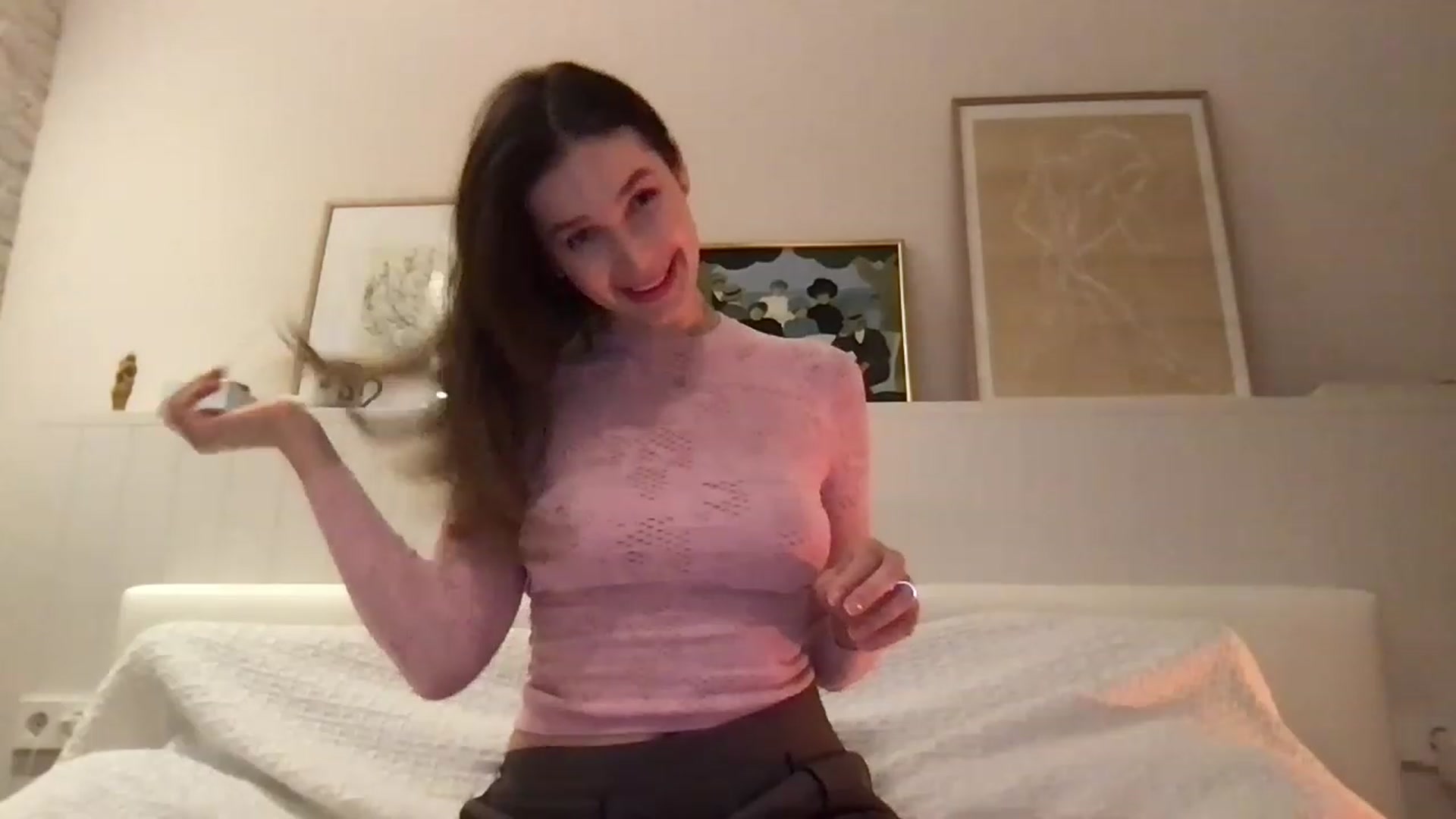 Gallery image thumbnail from LaLune's myfreecams stream on, 02/06/2023, 20:03 image 6 of 20