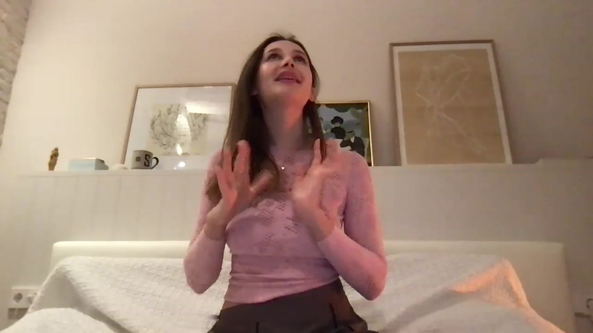 Gallery image thumbnail from LaLune's myfreecams stream on, 02/06/2023, 20:03 image 13 of 20