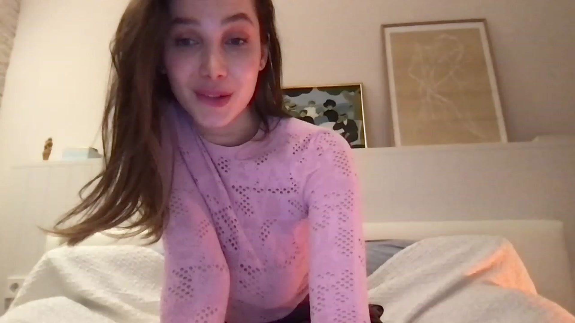 Gallery image thumbnail from LaLune's myfreecams stream on, 02/06/2023, 21:04 image 18 of 20