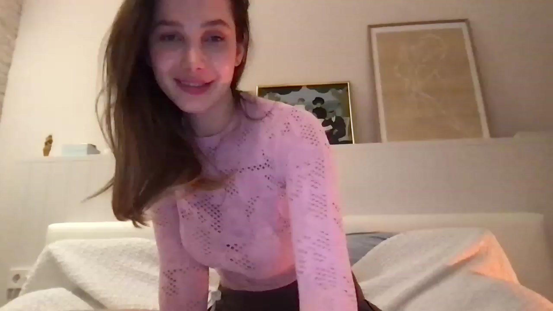 Gallery image thumbnail from LaLune's myfreecams stream on, 02/06/2023, 21:04 image 11 of 20