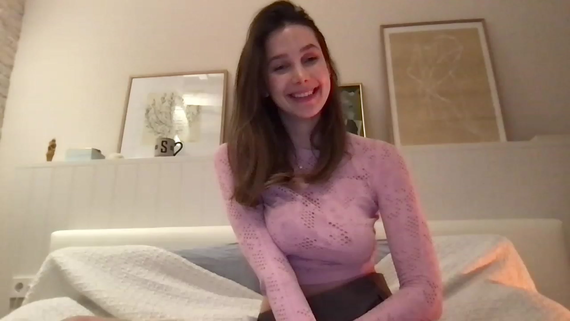 Gallery image thumbnail from LaLune's myfreecams stream on, 02/06/2023, 21:04 image 5 of 20